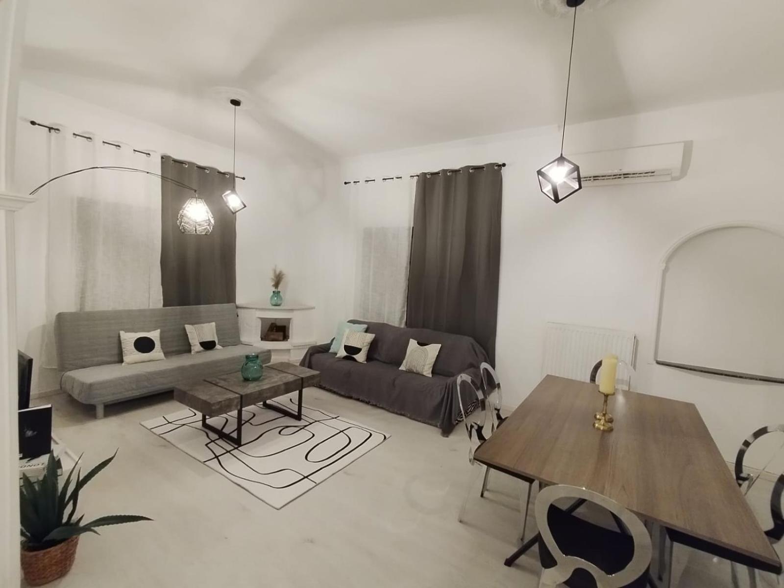 Black N' White Cozy Housegarden Alexandroupoli Exterior photo